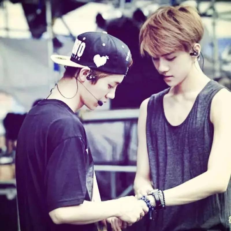 杭州西湖区同性派对被发现，警方突袭一下抓到6人可能面临拘留