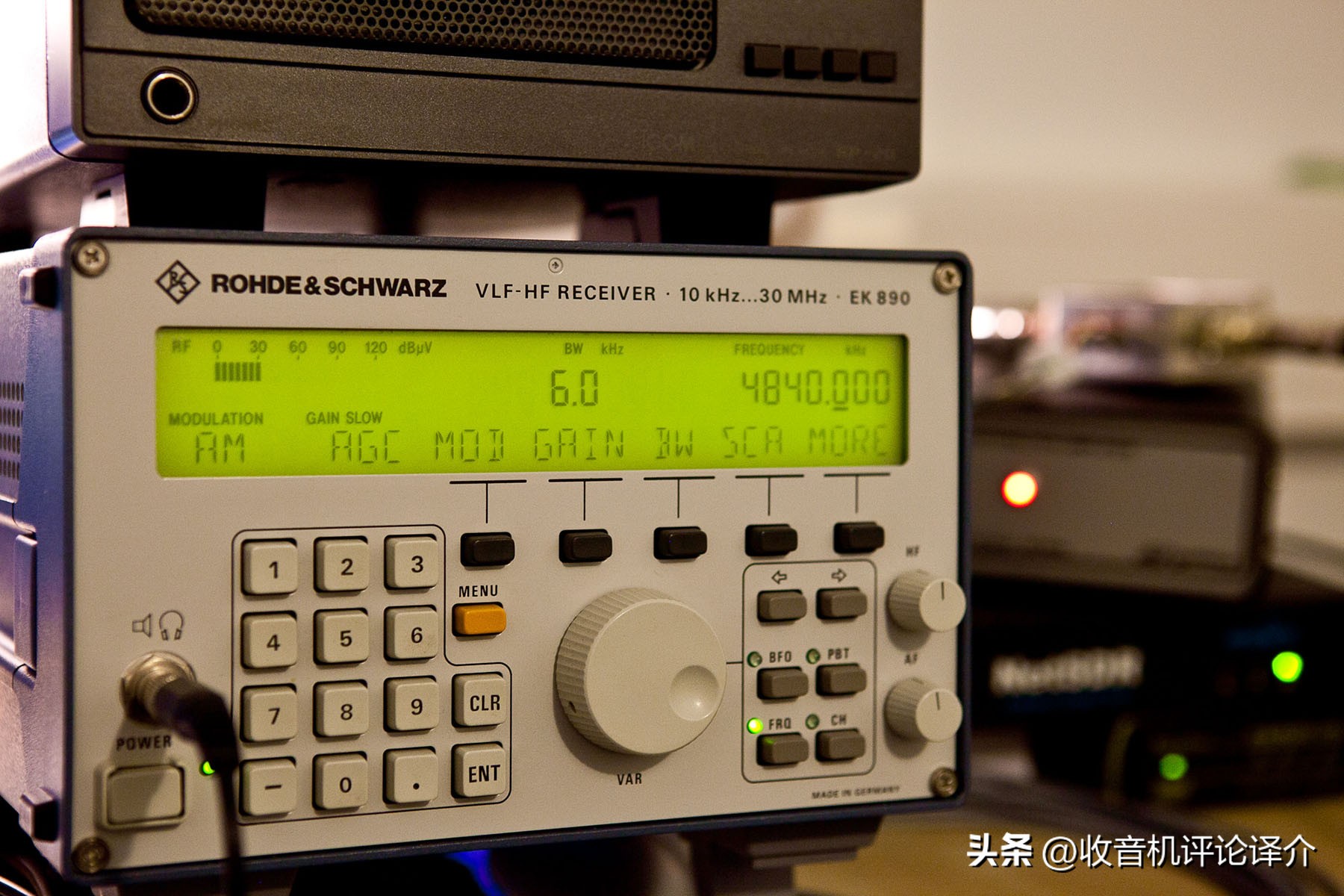 罗德与施瓦茨EK890接收机，1991年首发，胜过大多数当代设备？