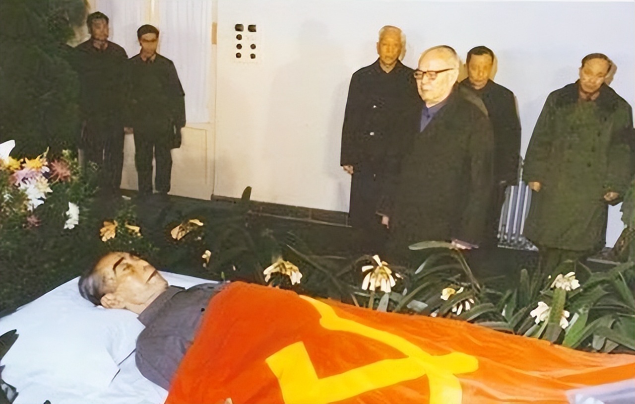 中泰建交历史,中泰建交时泰国送给我们什么国宝