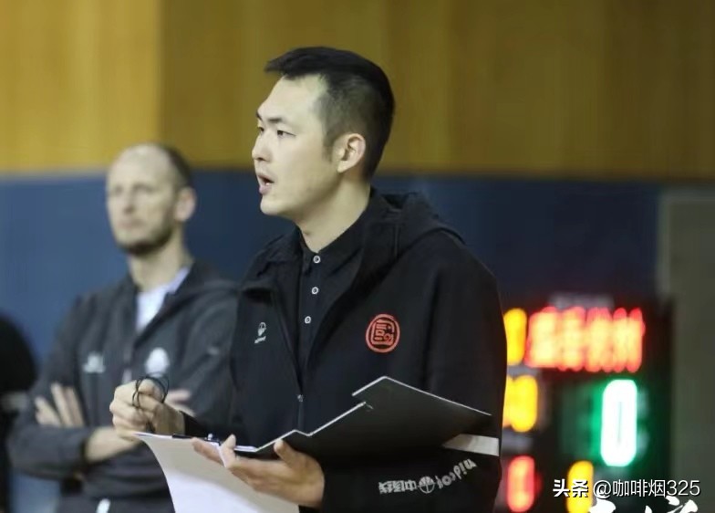 杨庚霖中国篮球运动员,青岛北控男篮杨庚霖