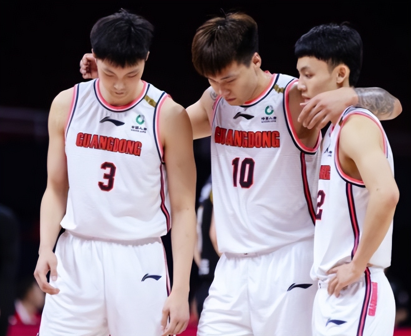 广东宏远官宣新赛季17人大名单！7位强援加盟，全新阵容让人期待