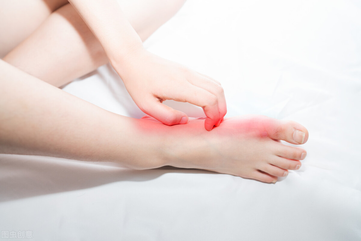 臭脚怎么办，下面几个方法或许能帮到你