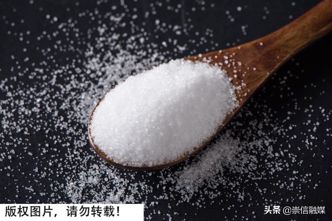 白发自然变少了是什么原因,两鬓角有白发是缺什么营养