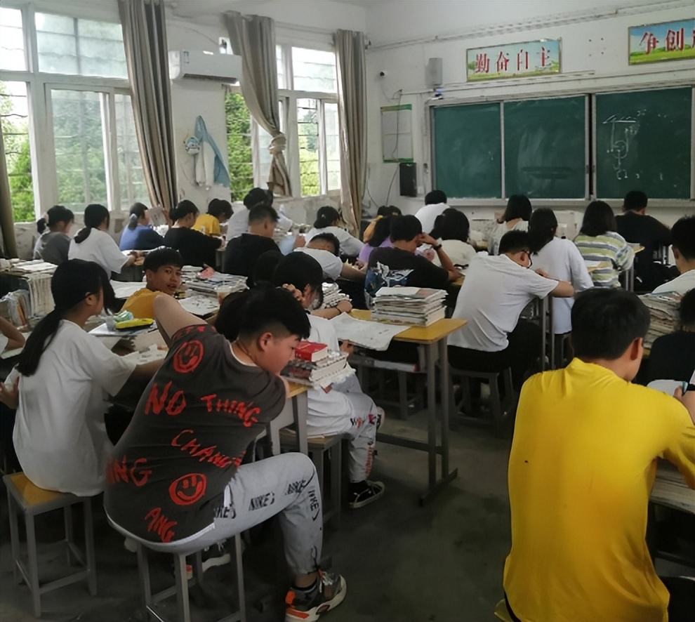 医学博士11天捐精5次猝死，父亲花30万打官司索赔400万，结局如何