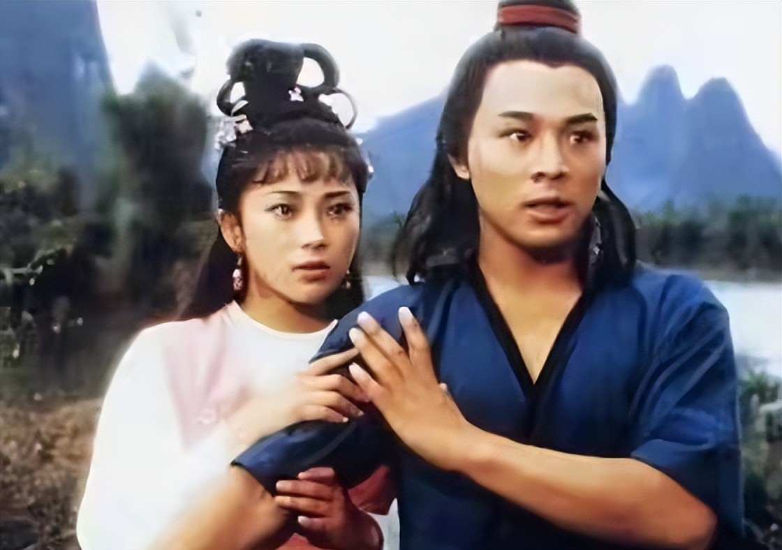 黄秋燕和李连杰有几个孩子,黄秋燕的两个女儿还认李连杰吗