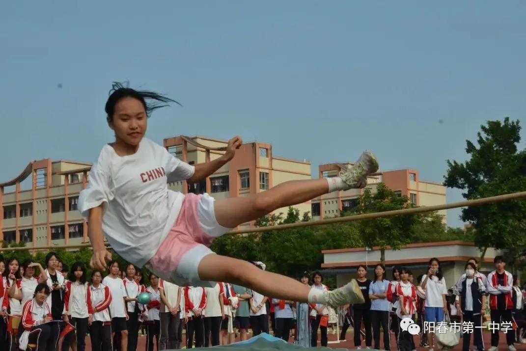 阳春市第一中学举办第十六届体育节，4500多名运动员参加