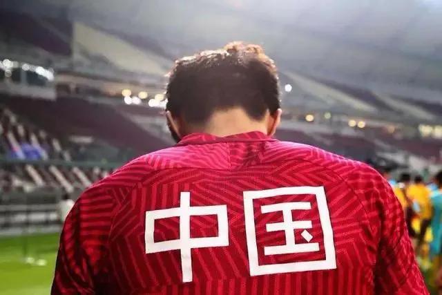 关于冯巩批评中国足球的看法,男足回应冯巩
