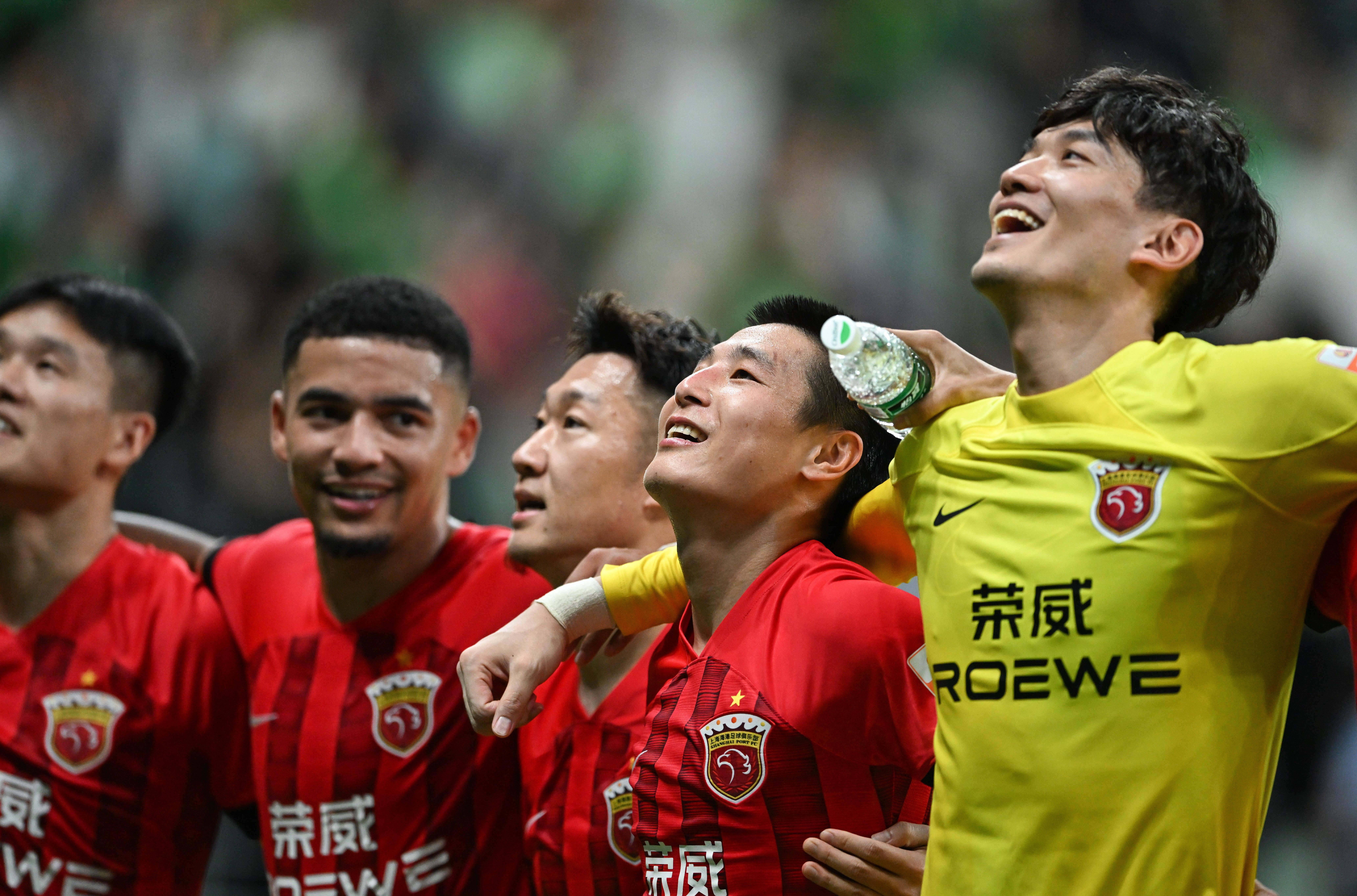 中超上海海港1-0广州获联赛亚军,中超上海海港夺冠高清图