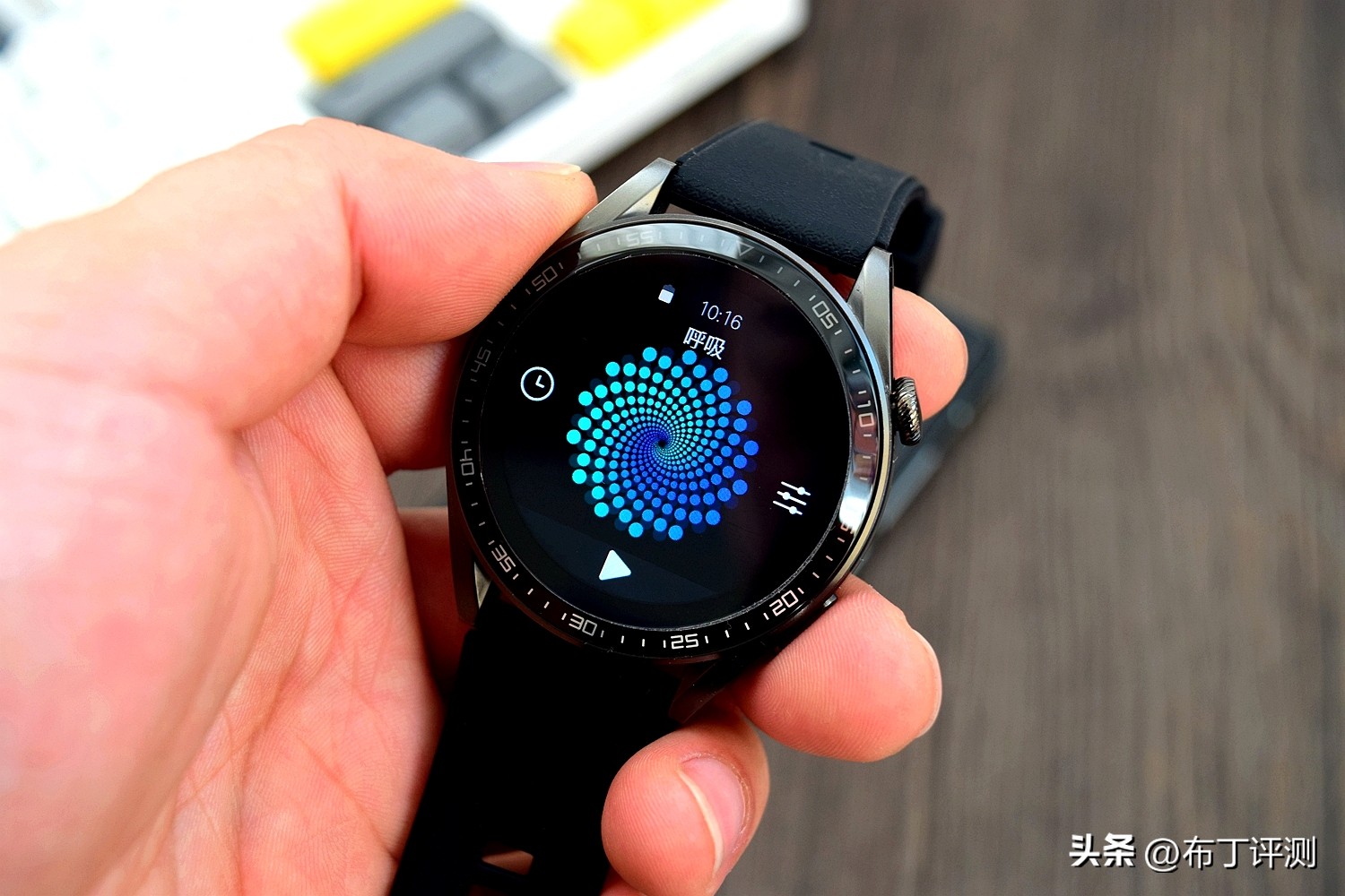 华为手表和荣耀智能手表哪个好,华为手表智能手表