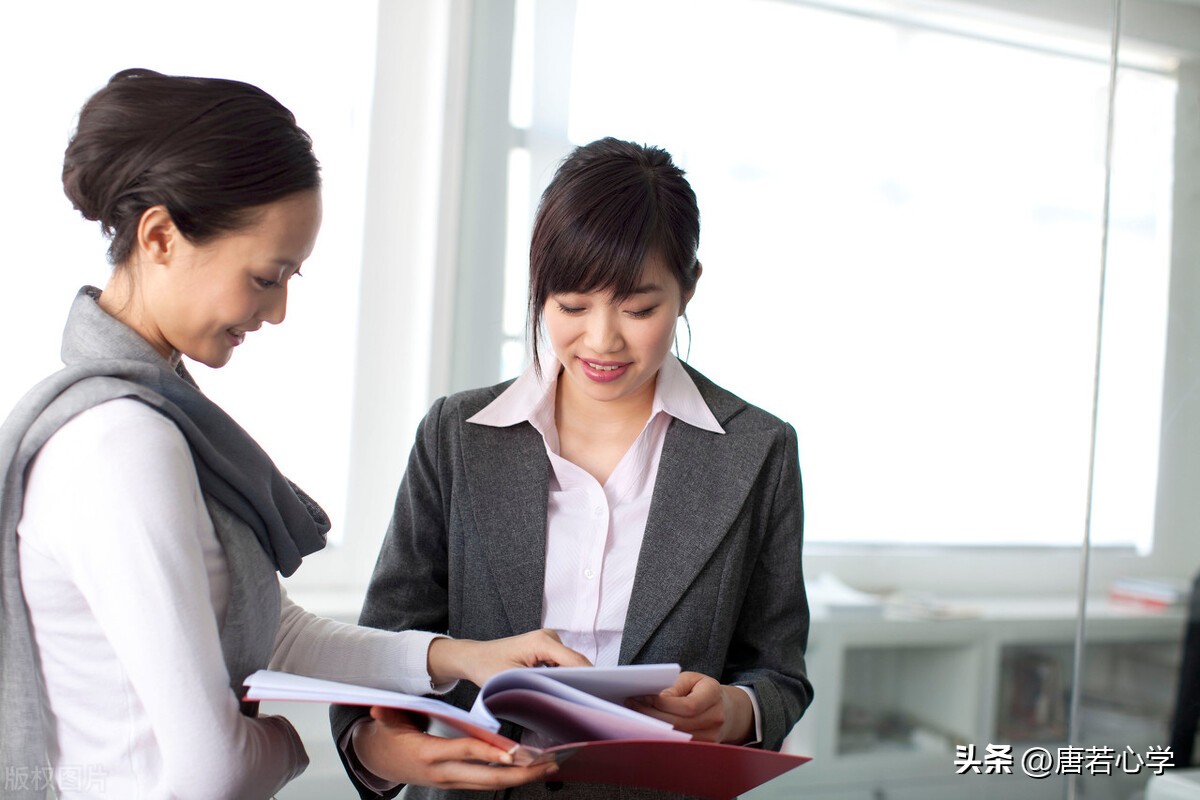 如何改掉自己的软弱自卑,当自己很自卑时该怎么调整