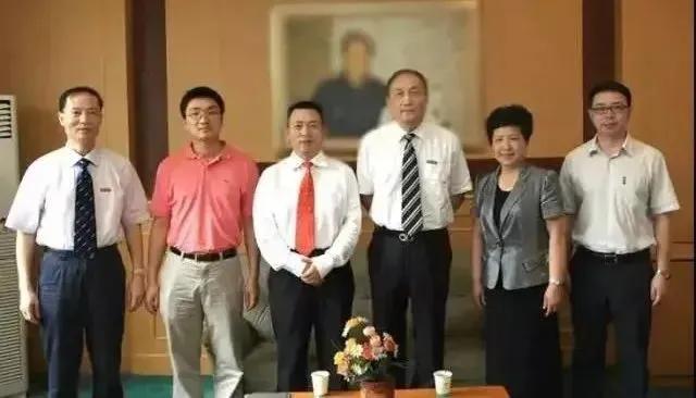 黄峥创业全过程,黄峥创业传奇人生