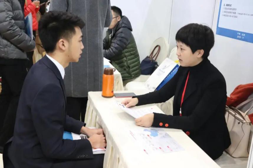 hr眼中的大学生简历无非三种,hr看应届生简历主要看哪些