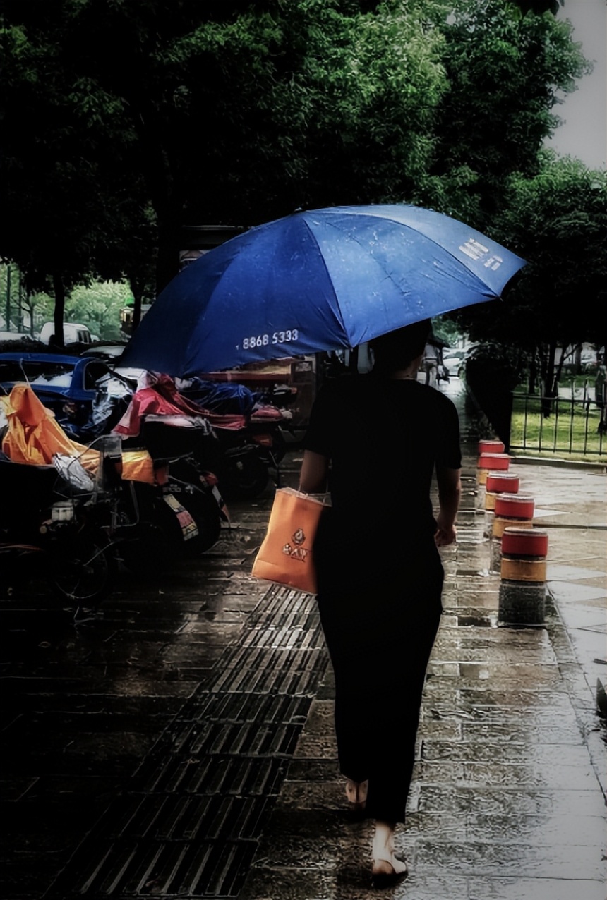 我，在南宁被裁员，为了生活选择摆摊卖夜宵，去年1年就赚了36万