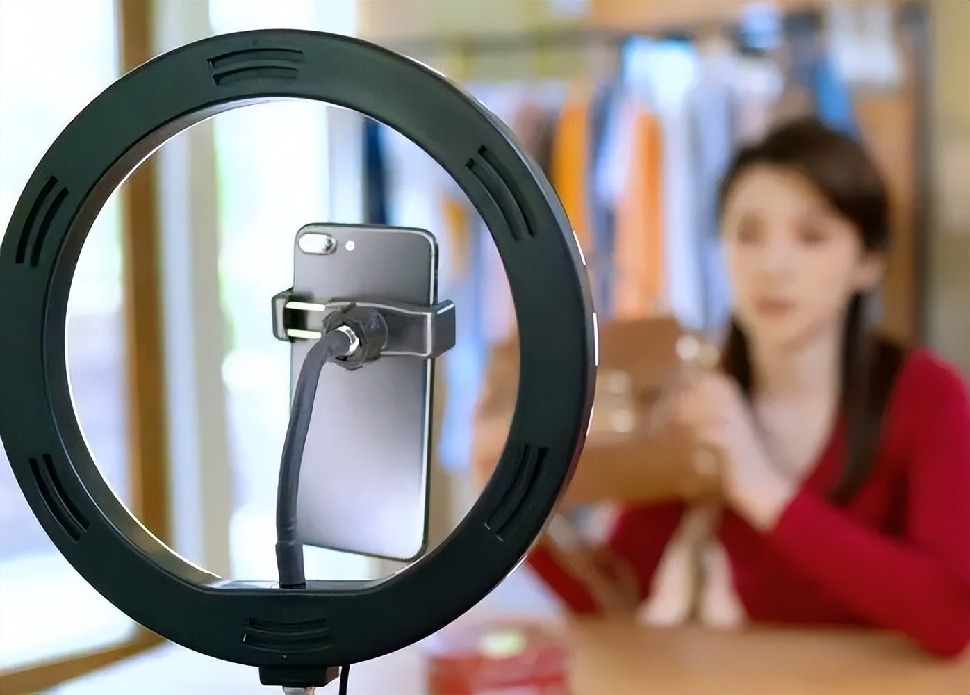 什么是抖音本地生活服务呢,什么是抖音本地生活运营助理