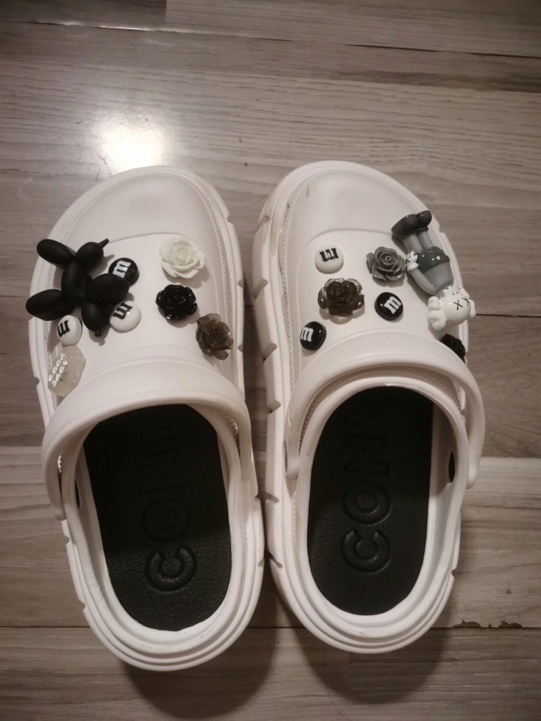 crocs洞洞鞋爆火,crocs新款洞洞鞋高清图