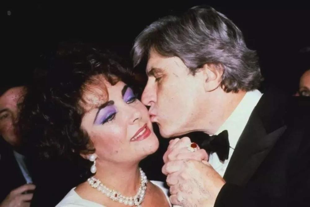 伊丽莎白泰勒一生经历,伊丽莎白泰勒风华绝代