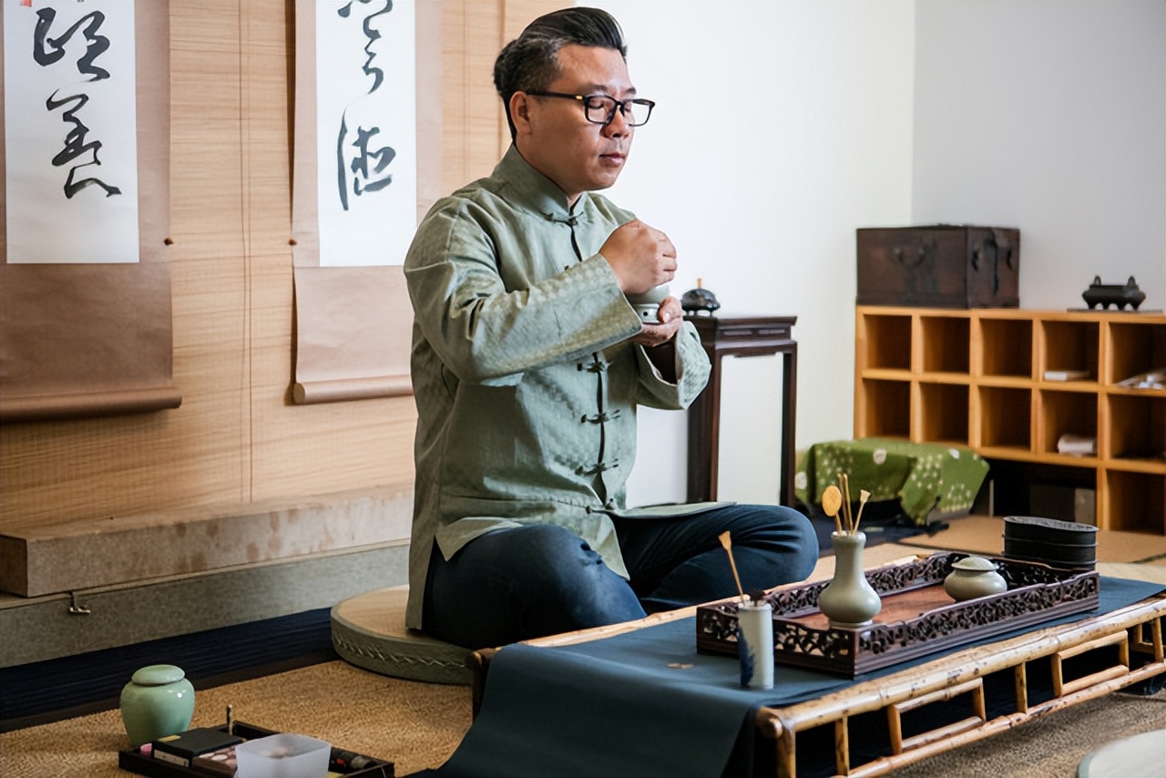 日本香和中国香的味道区别 (中国的香和外国的香的不同)