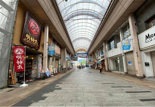 日本人口老龄化有多严重？1/4老人65岁还上班，白发苍苍仍不退休