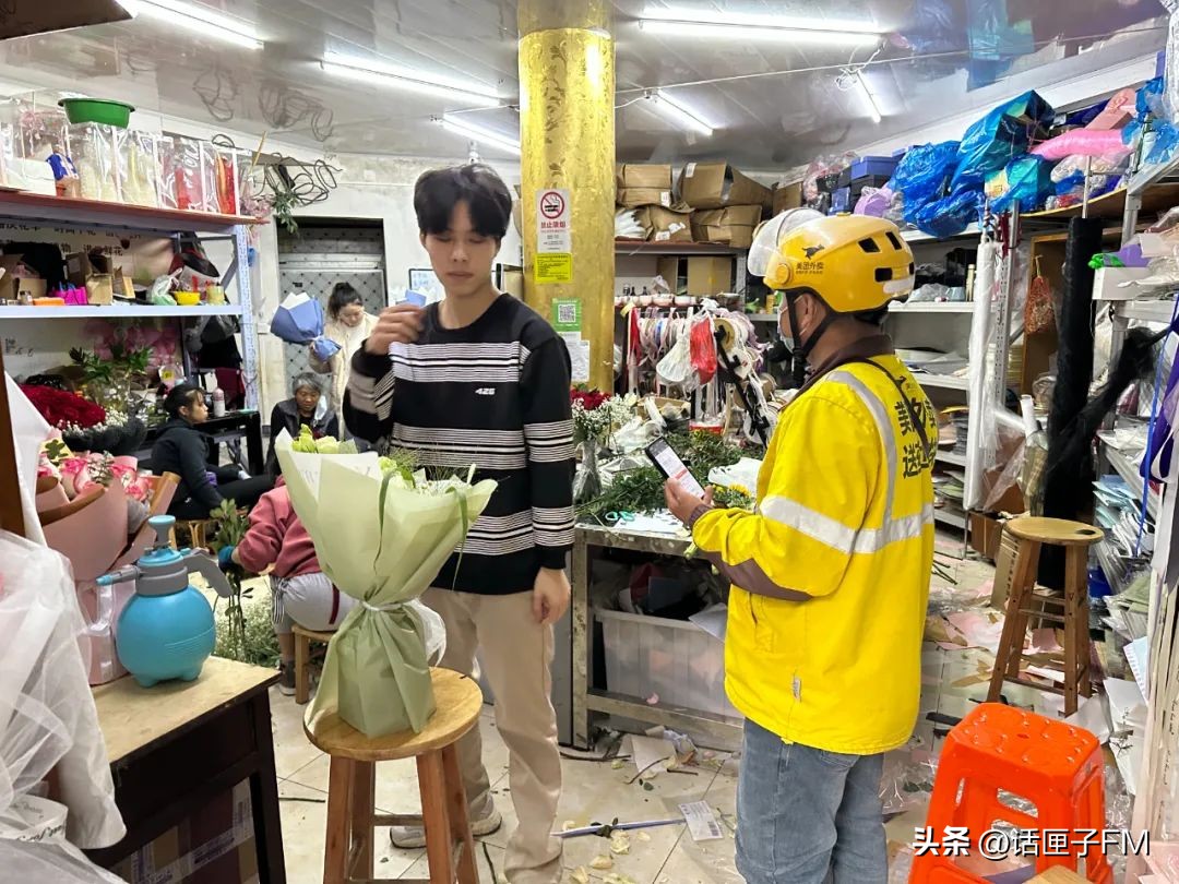 外卖也能印文件、修电脑、送鲜花……街边小店上线，为“15分钟便民生活圈”注入新内涵