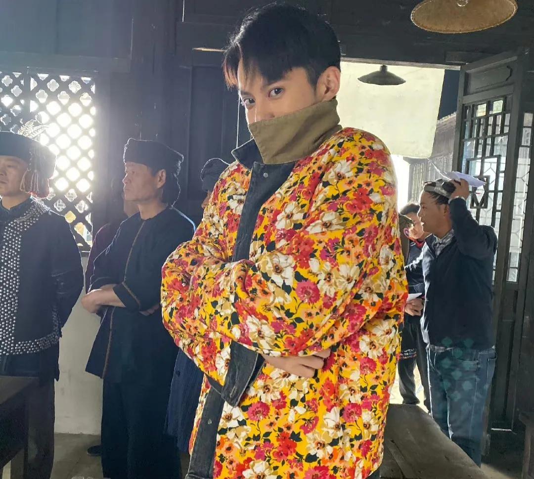 张丹峰洪欣风波后首次合体亮相,张丹峰洪欣各种晒娃引婚变猜想