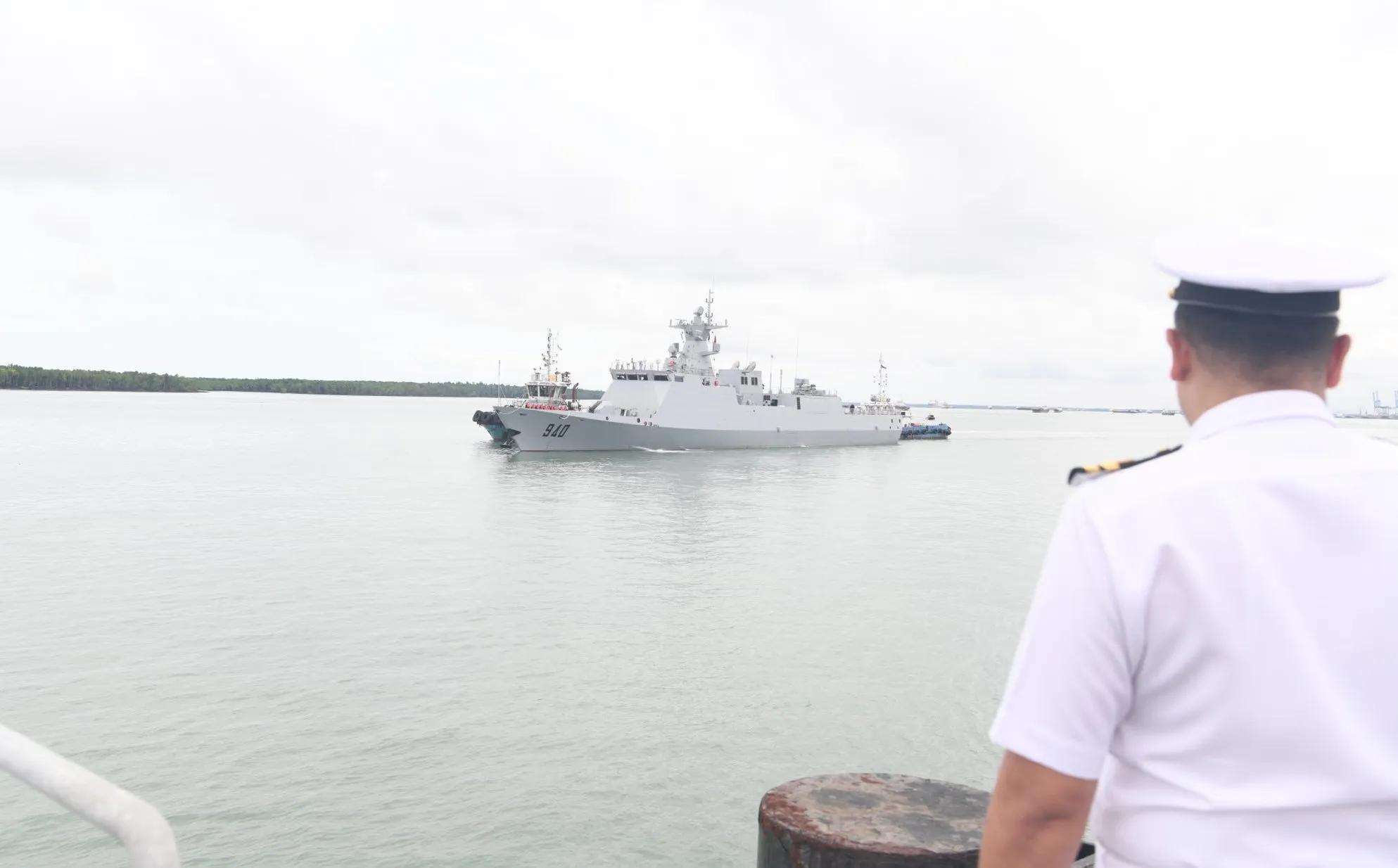 首舰正式交付！阿尔及利亚海军大手笔，真一口气买了6艘中国战舰