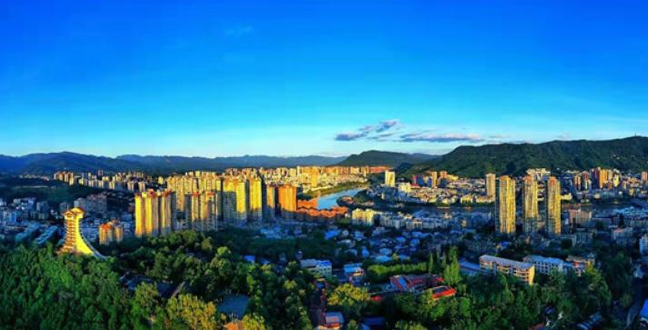 四川女子带子嫁美国人生双胞胎，婆婆带娃，大儿子收到28万成人礼