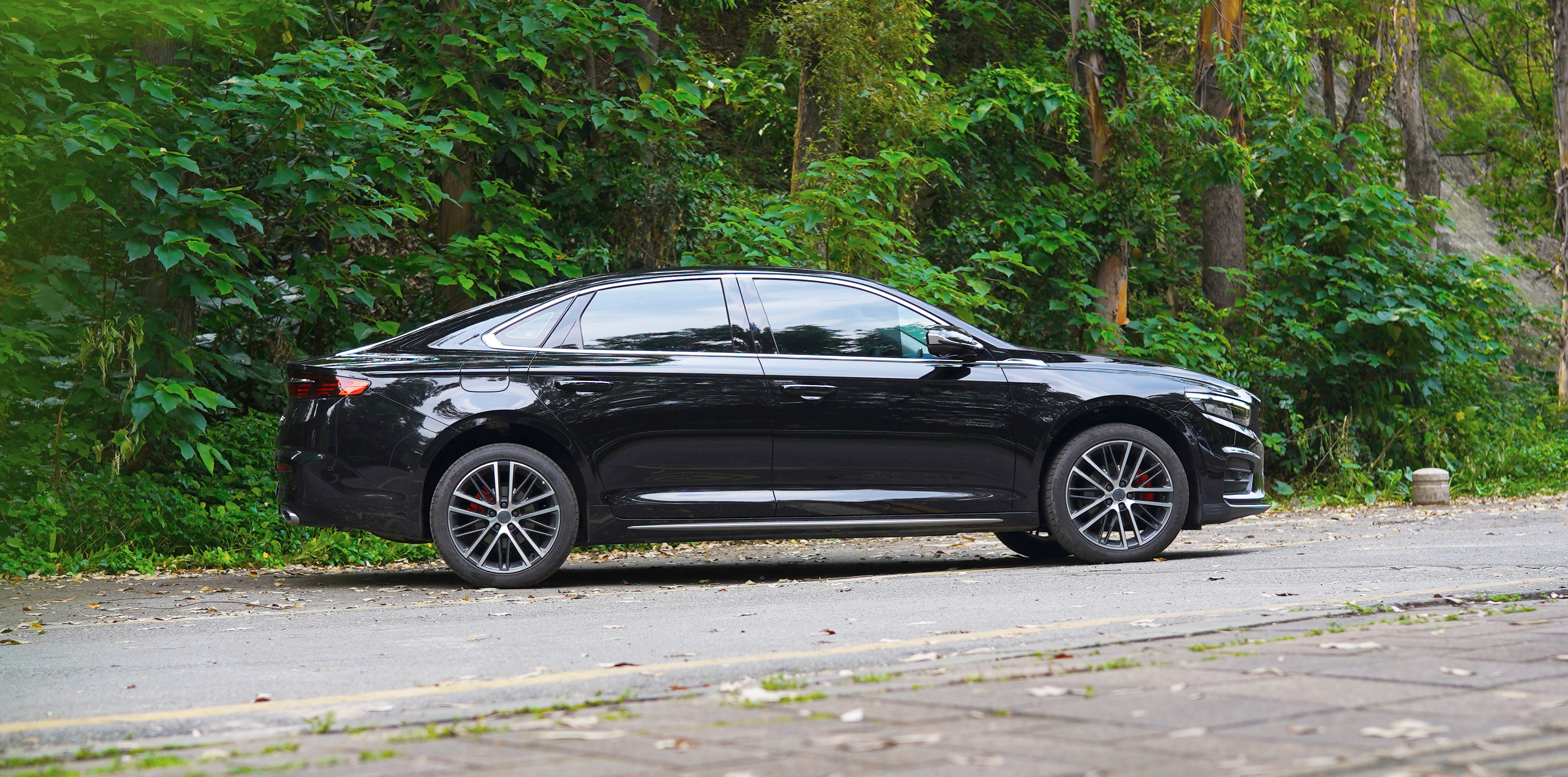 吉利2024星瑞试驾评测,吉利星瑞和沃尔沃s40