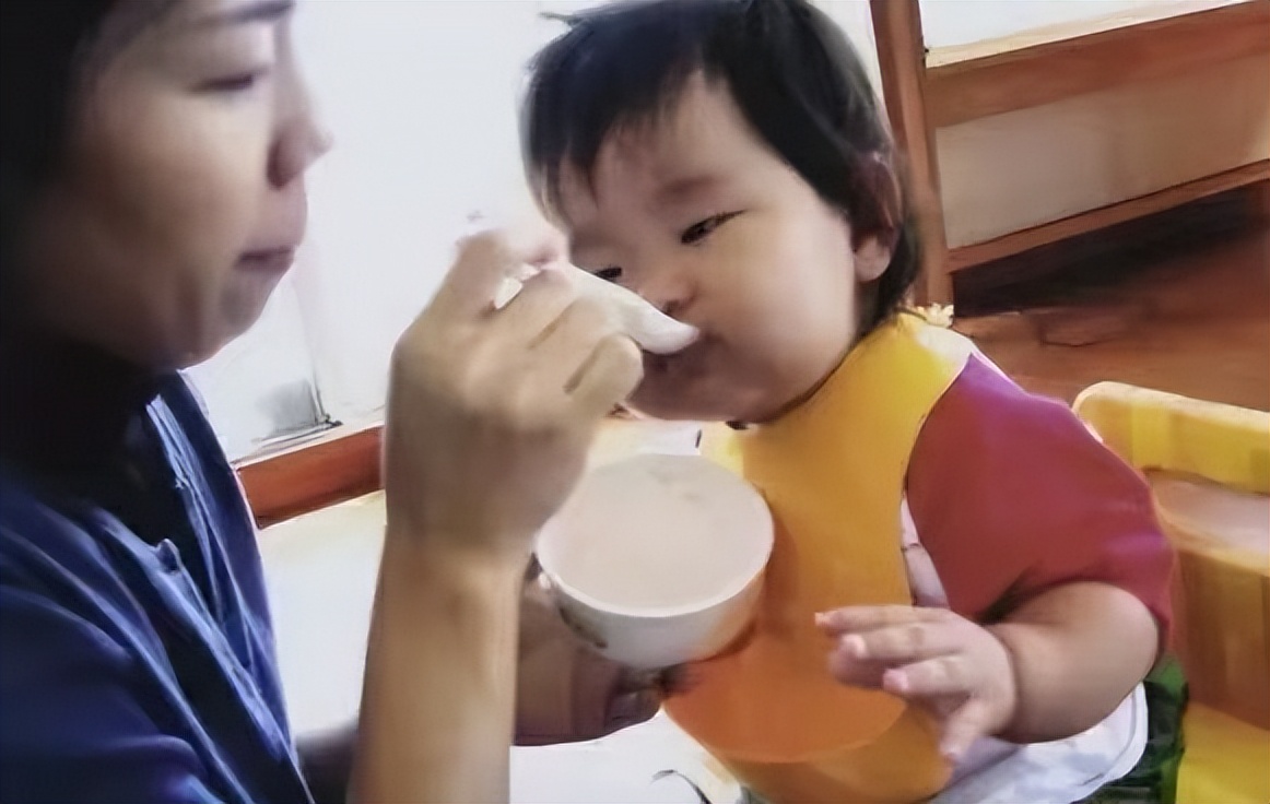 日本癌症晚期妈妈,日本妈妈强迫4岁女儿做饭