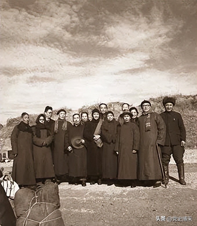 众星拱北，万水朝东，“五一口号”发布的背后故事，毛主席的修改使之名垂史册