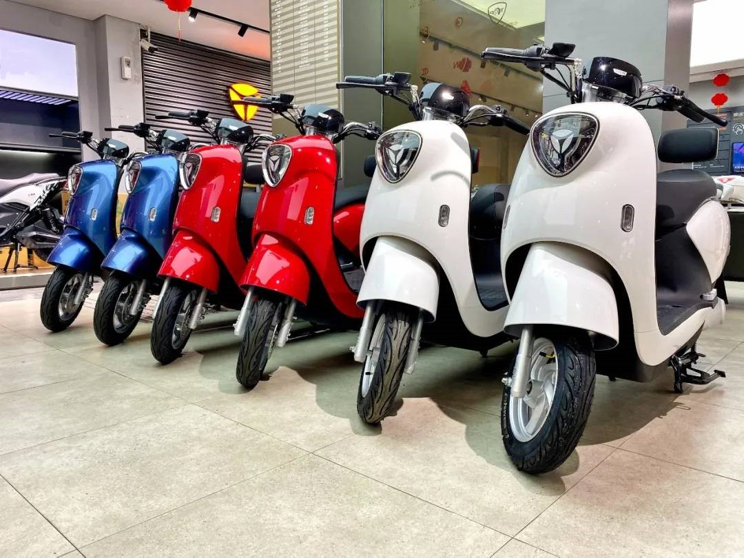 夺命100秒电动车着火有多可怕,电瓶车电池着火有多大的威力