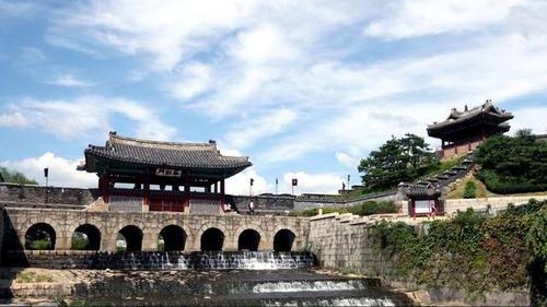 韩国人大量定居中国的真实原因,韩国每年有多少人移居到中国