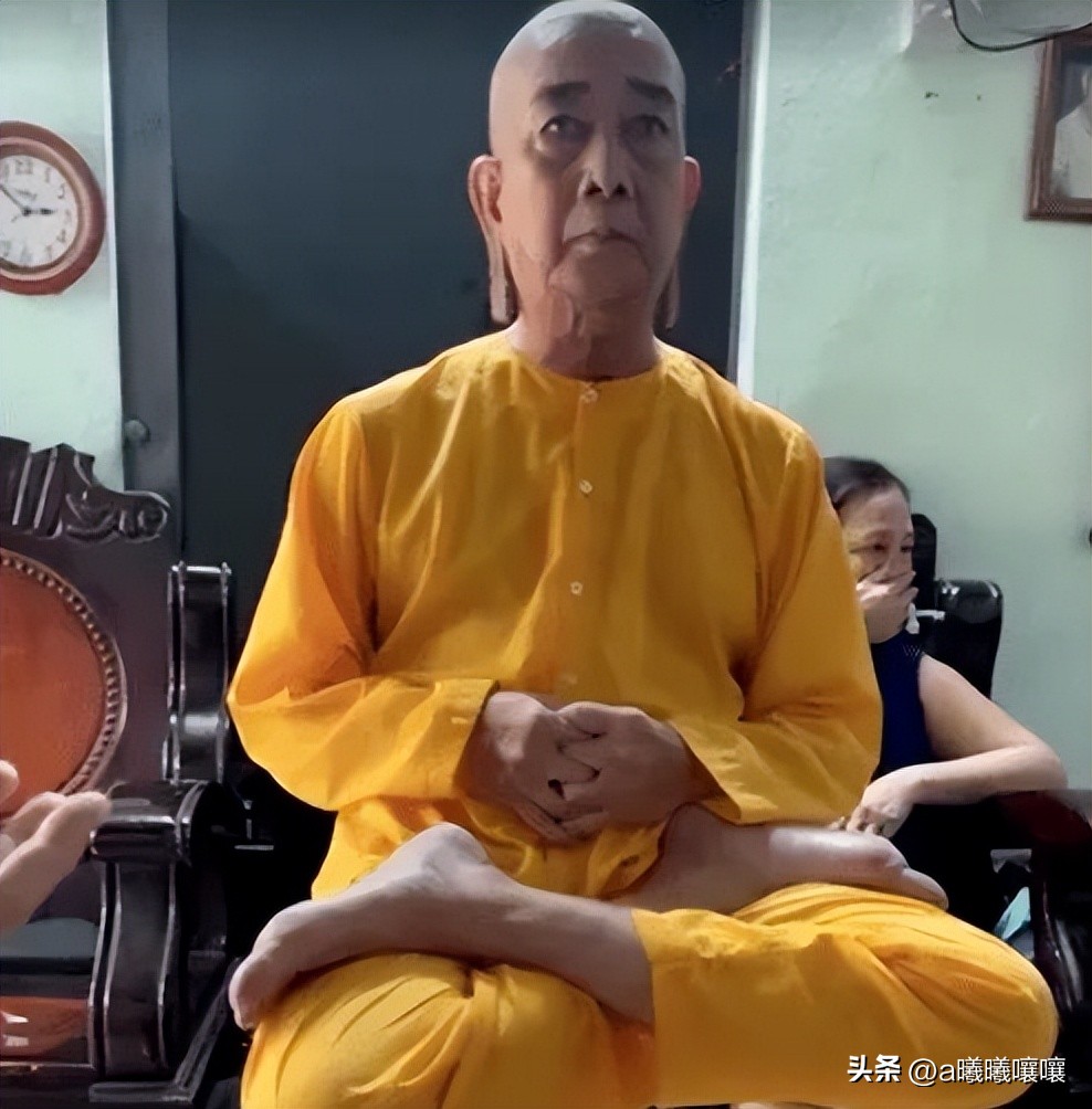 越南老人行善20年,越南一名俗家和尚长出超长耳垂