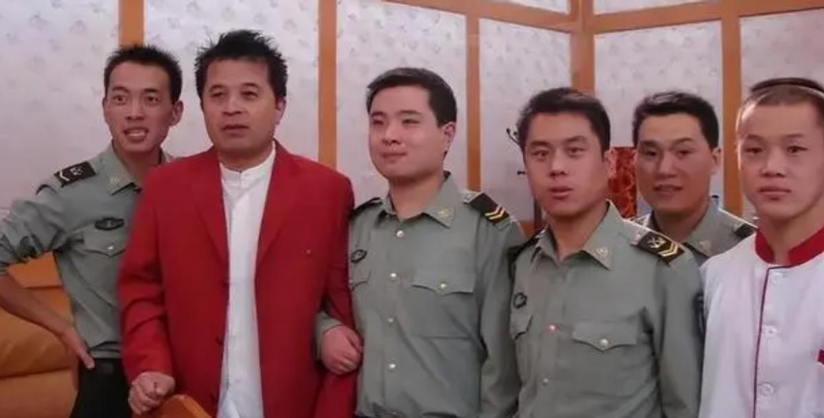 从央视名嘴到无名大爷,从无名到高朋满座郭德纲