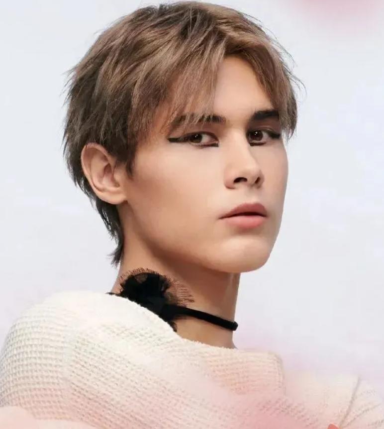 讲真话口红,口红为什么都找男明星代言