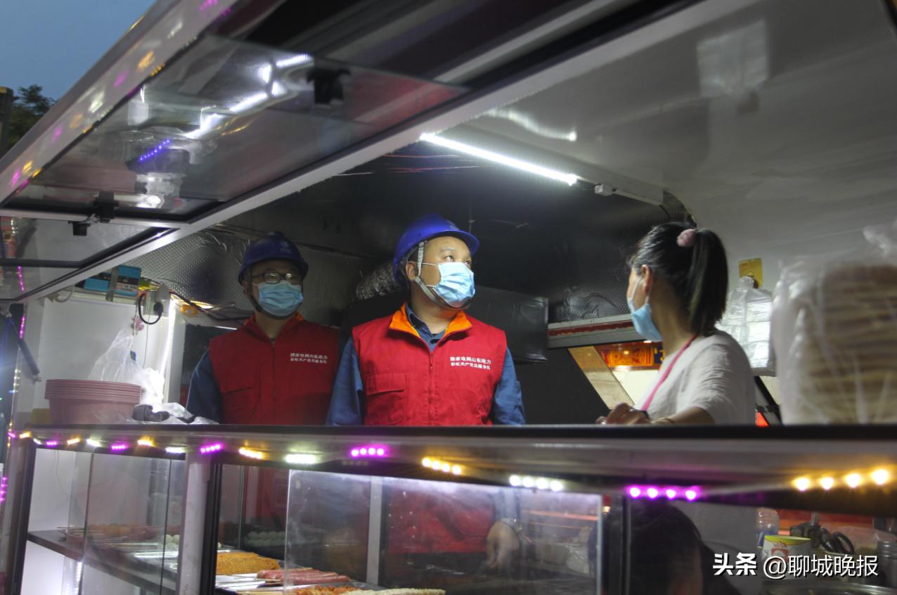 高温下的坚守用汗水守护美好生活,高温酷暑保供应烈日下的坚守