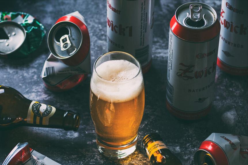 90年代啤酒瓶,20多年前的空酒瓶值钱吗