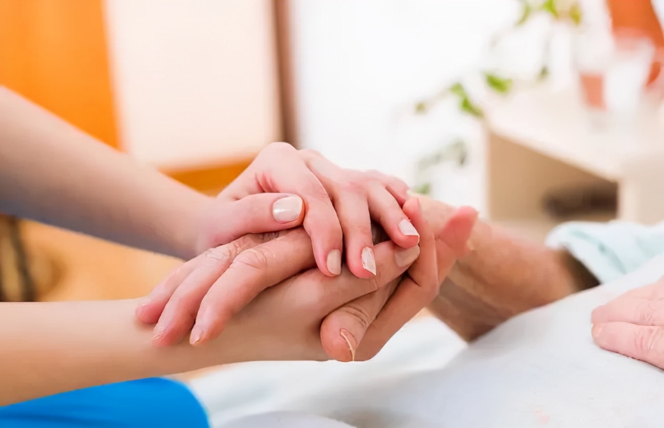 帕金森病人手抖,帕金森手抖调理好方法