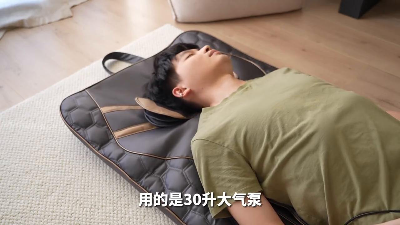 把按摩椅给我压扁？那可真是配享太庙啊～#按摩椅