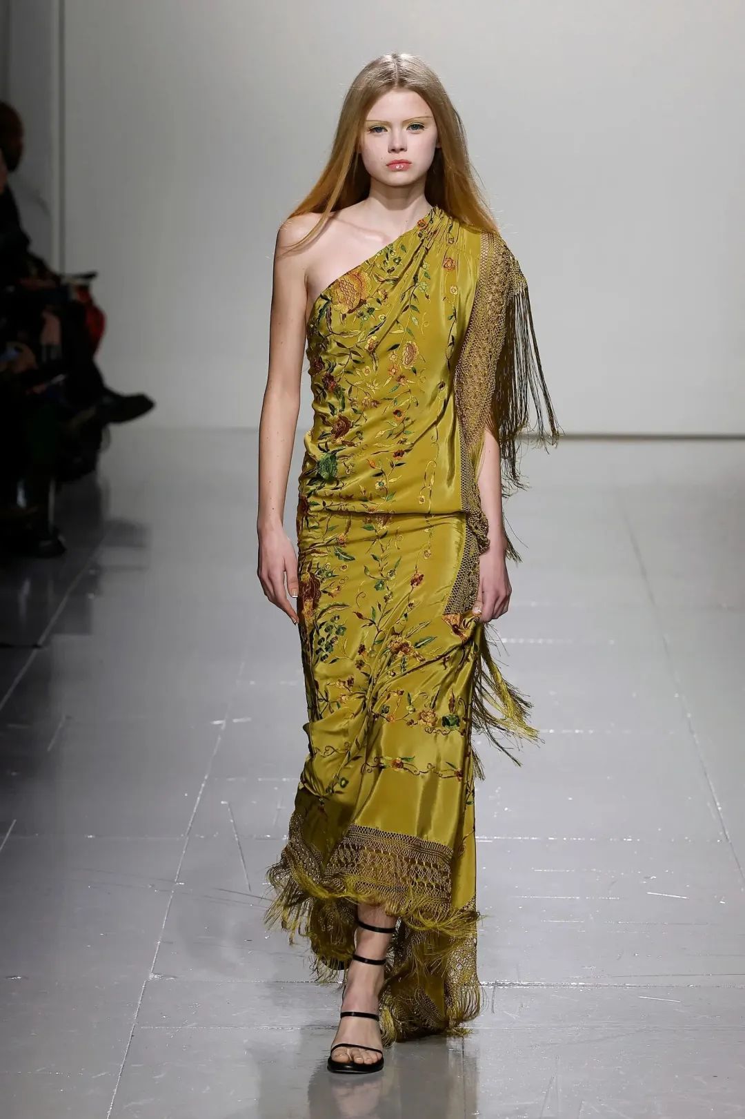 2022春夏伦敦时装周解读,2023伦敦时装周全部图片