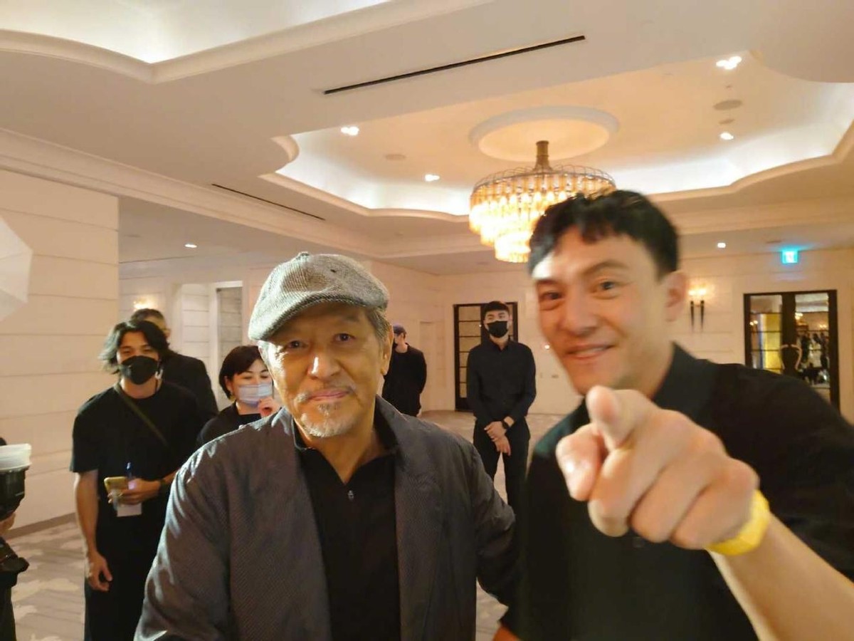 张震参加晚会,张震典礼