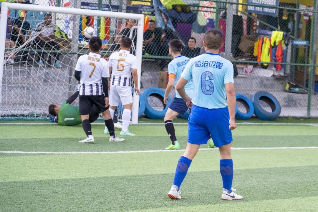 缁胯尩鍦轰笂灞曢閲囪冻鐞冨皬灏嗗垱浣崇哗,鍐嶆垬鍐嶆嵎