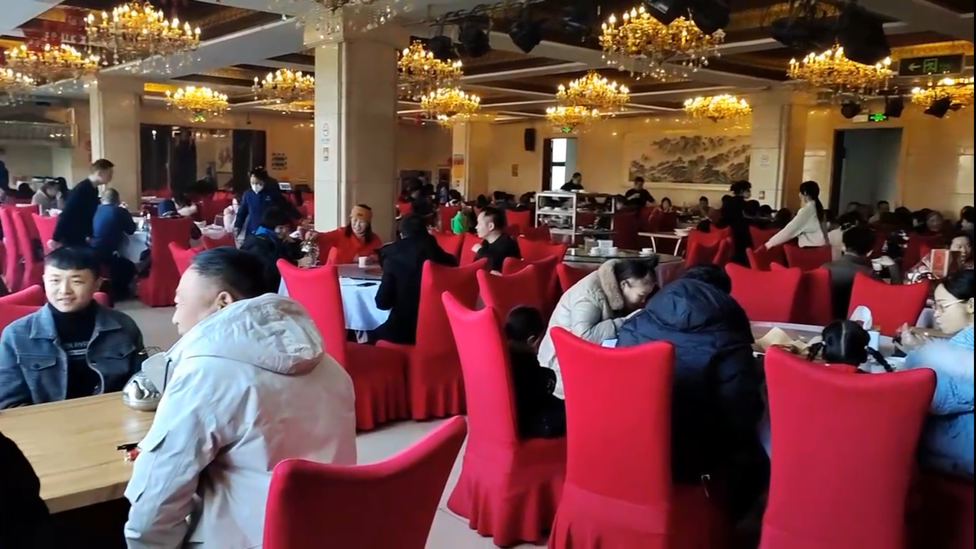 春节假期河南餐饮迎来开门红!海底捞已在筹备集中招聘|全力拼经济·奋战开门红