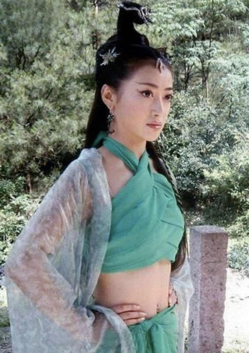 鸡毛穿一身、通天大脑门…国产神话剧的惊人造型，他们全都承包了