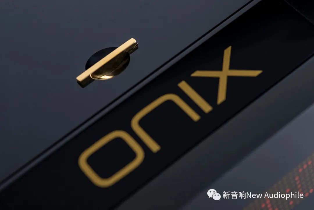 40周年纪念版，旗舰技术—欧尼士OC-83S、OIA-82S一套超值西装