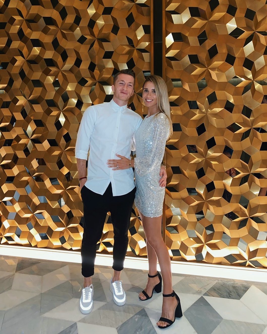 罗伊斯老婆斯嘉丽什么星座,罗伊斯女友斯嘉丽世界杯