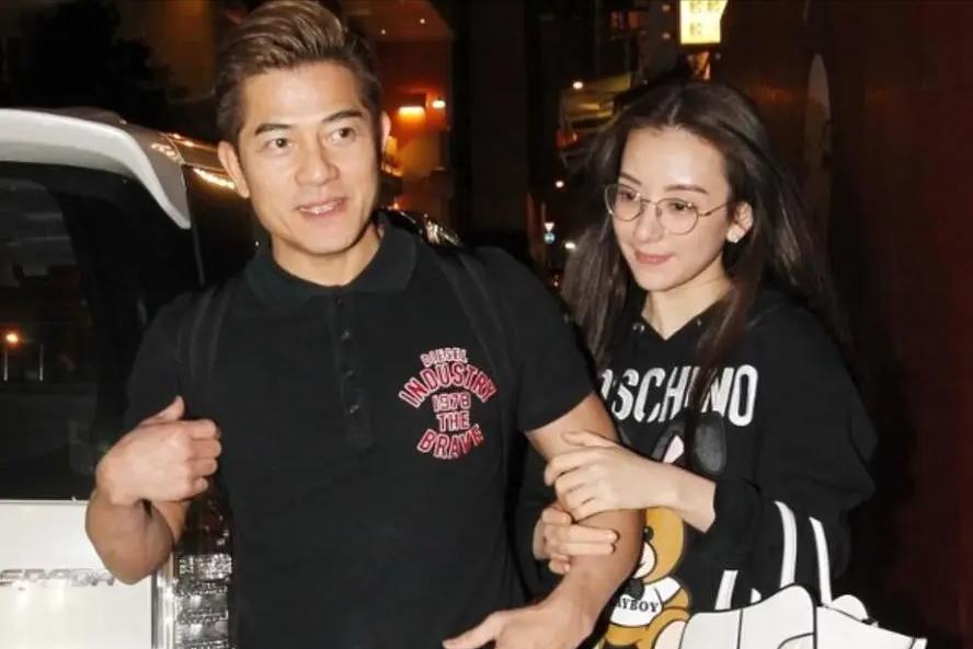 方媛晒合影为老公庆生,方媛晒礼物秀恩爱