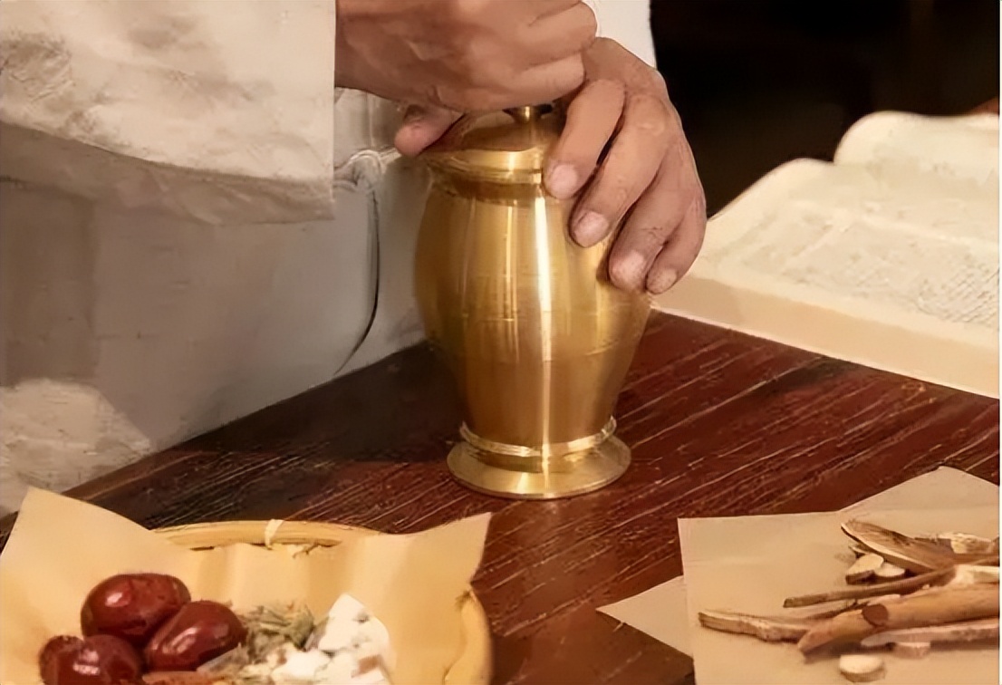 帕金森病的中医辨证与治疗,帕金森病可用中草药治吗