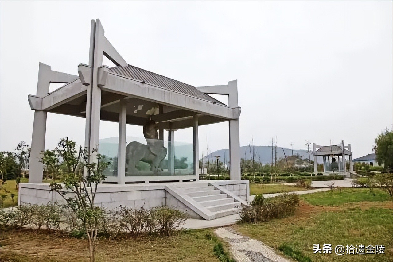 葬在北京中轴线上的帝王,南京最后一位皇帝