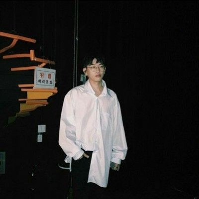 动漫男生头像伤心难过,男生的头像图片霸气冷酷无情