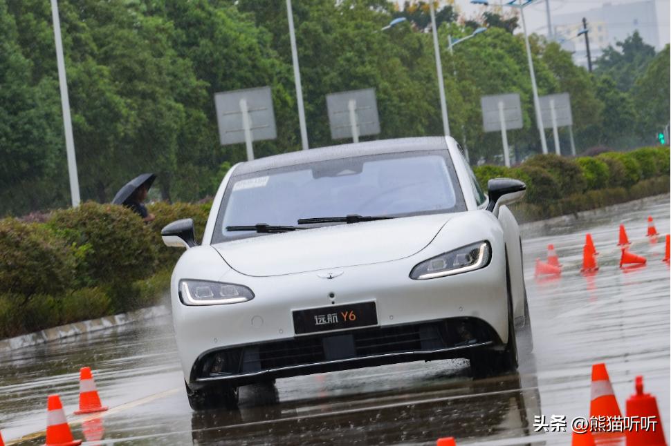远航汽车y6发布会,试驾远航y6惊艳舒适追求极致
